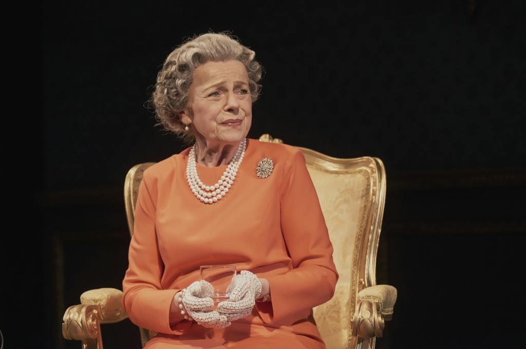 Drama | The Audience: Iva Janžurová (Queen Elisabeth II.) – photo: Martin Špelda