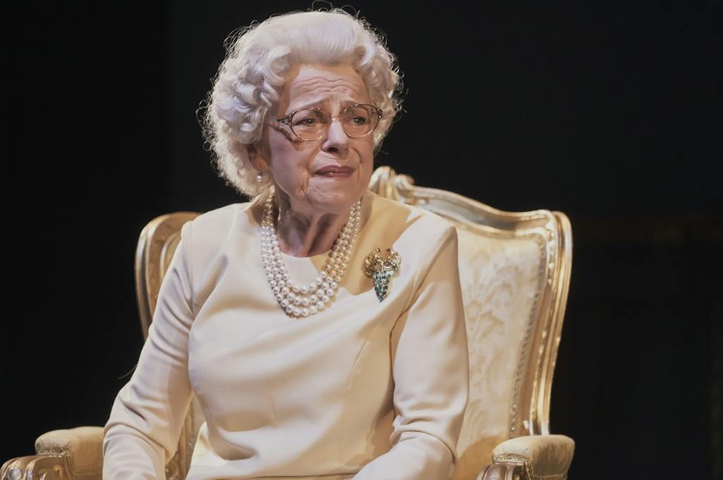 Drama | The Audience: Iva Janžurová (Queen Elisabeth II.) – photo: Martin Špelda