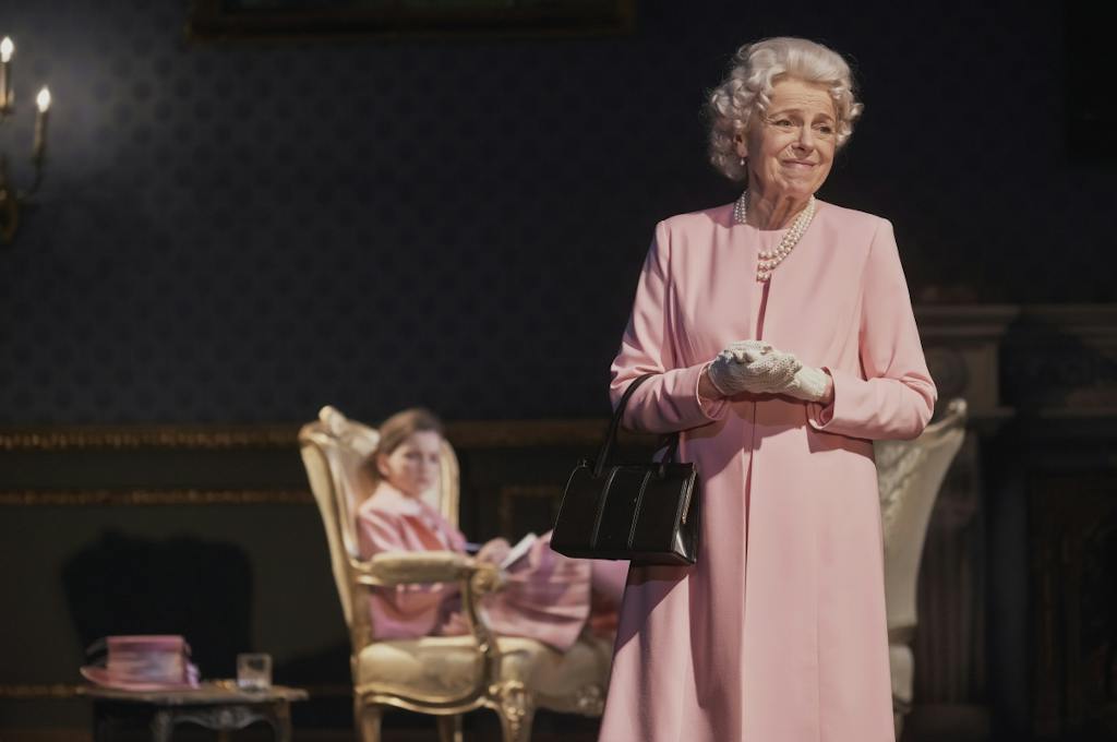 Drama | The Audience: Iva Janžurová (Queen Elisabeth II.) – photo: Martin Špelda