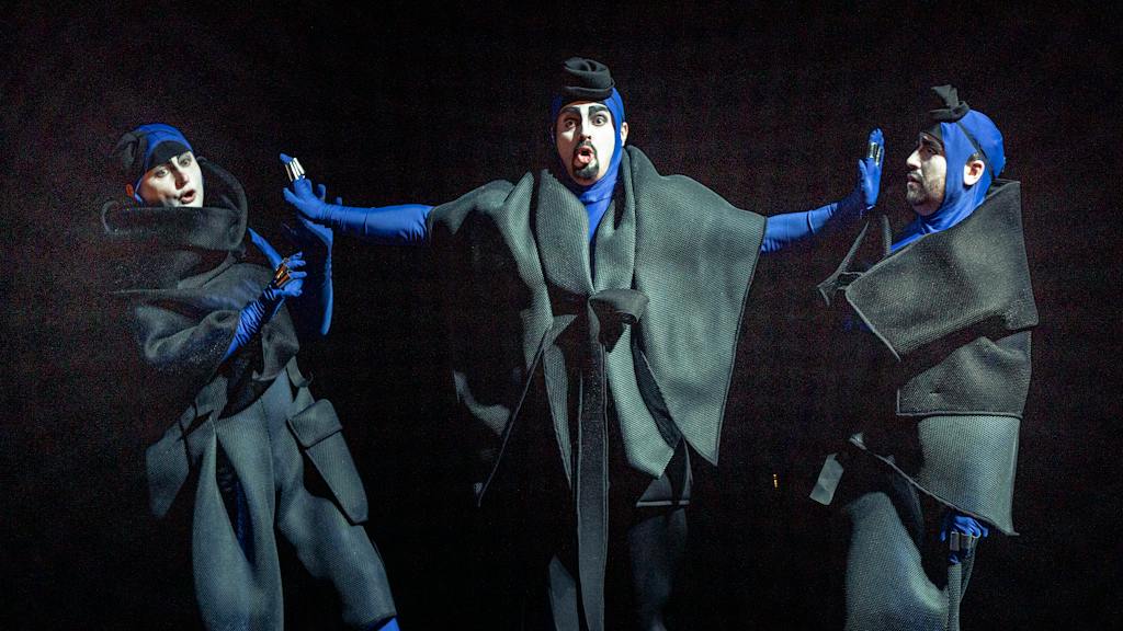 Opera ND I Turandot: Josef Moravec (Pong), Jiří Brückler (Ping), Richard Samek (Pang) – foto: Patrik Borecký