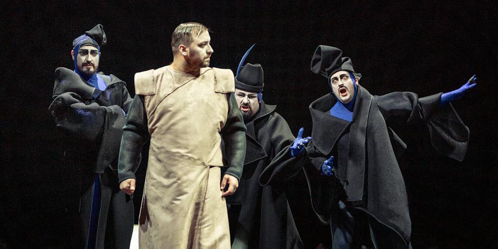 Opera ND I Turandot: Jiří Hájek (Ping), Sergej Poljakov (Kalaf), Jaroslav Březina (Pang), Martin Šrejma (Pong) – foto: Patrik Borecký