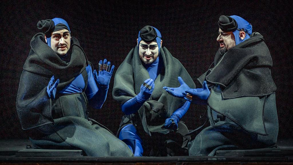 Opera ND I Turandot: Martin Šrejma (Pong), Jiří Hájek (Ping), Jaroslav Březina (Pang) – foto: Patrik Borecký