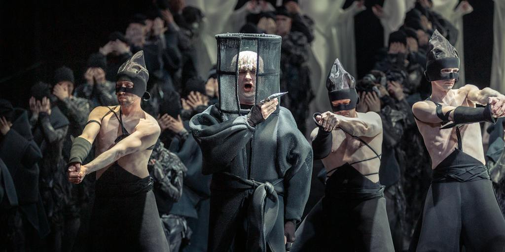 Opera ND I Turandot: Roman Vocel (Mandarín), Balet Opery Národního divadla – foto: Patrik Borecký