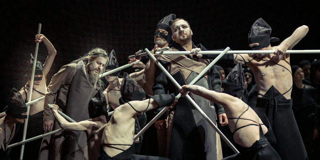 Opera ND I Turandot: František Zahradníček (Timur), Sergej Poljakov (Kalaf), Balet Opery Národního divadla – foto: Patrik Borecký