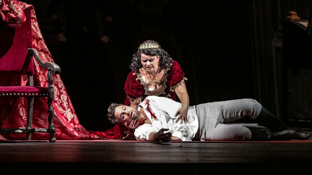 Opera SO | Tosca - Petra Alvarez Šimková a Pavel Černoch; foto: Patrik Borecký