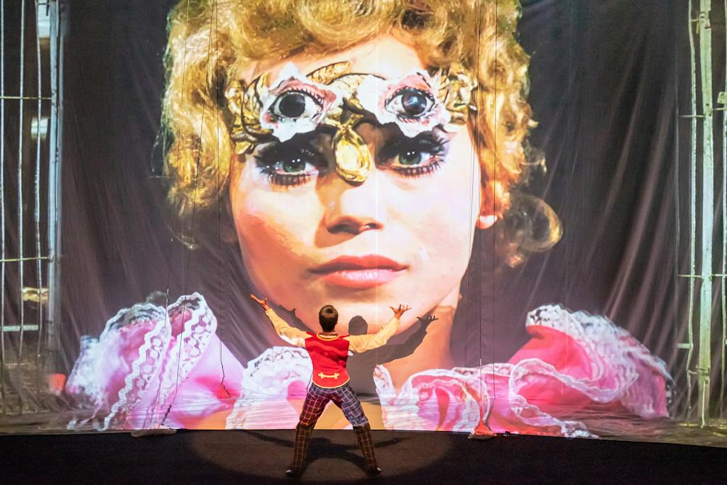 Laterna magika | Kouzelný cirkus - foto: Serghei Gherciu