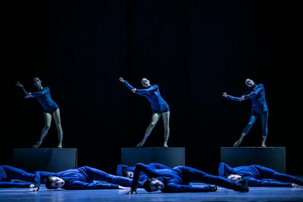 Balet ND | Phoenix - Puppet - Douglas Lee; foto Martin Divíšek