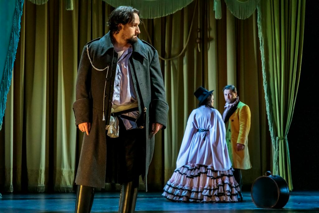 Opera ND | Don Giovanni: Don Giovanni, Donna Anna a Don Ottavio (P. Kubáň, J. Sibera a R. Samek) - foto: Jan Pohribný