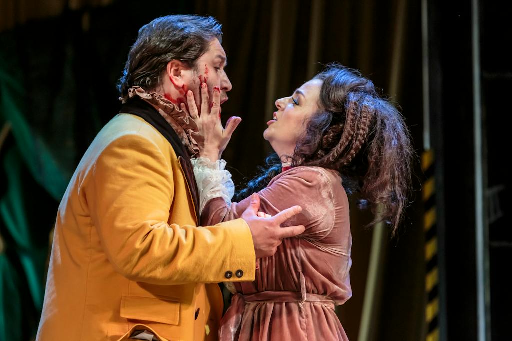 Opera ND | Don Giovanni: Don Ottavio a Donna Anna (R. Samek a J. Sibera) - foto: Jan Pohribný