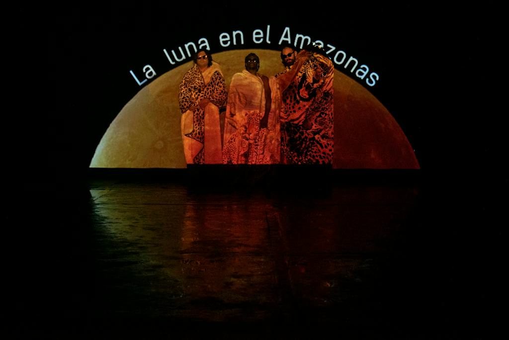 Mapa Teatro: La luna en el Amazonas (photo: Javier Hernandez)