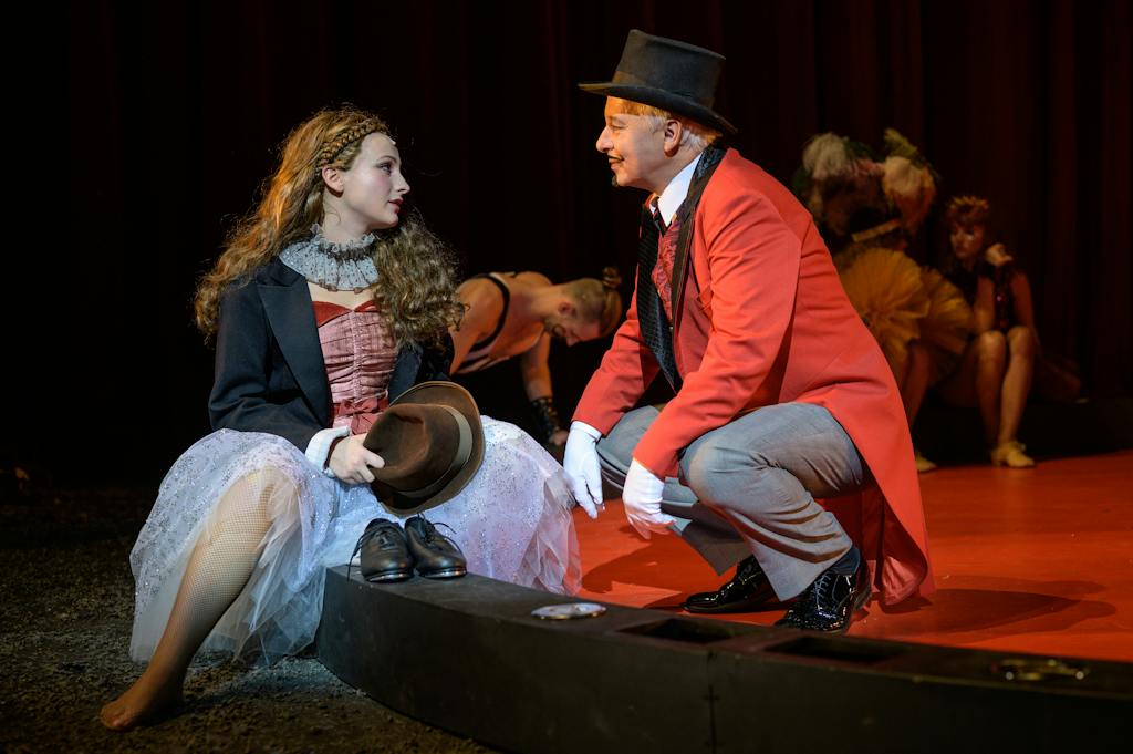 Činohra | Kráska a zvíře: Anna Fialová (Kráska), Vladislav Beneš (Otec) – foto: Petr Neubert