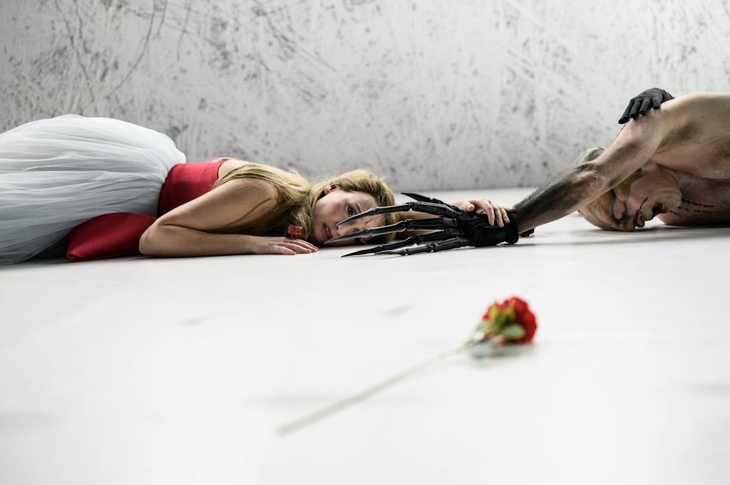 Činohra | Kráska a zvíře: Anna Fialová (Kráska), David Prachař (Zvíře) – foto: Petr Neubert