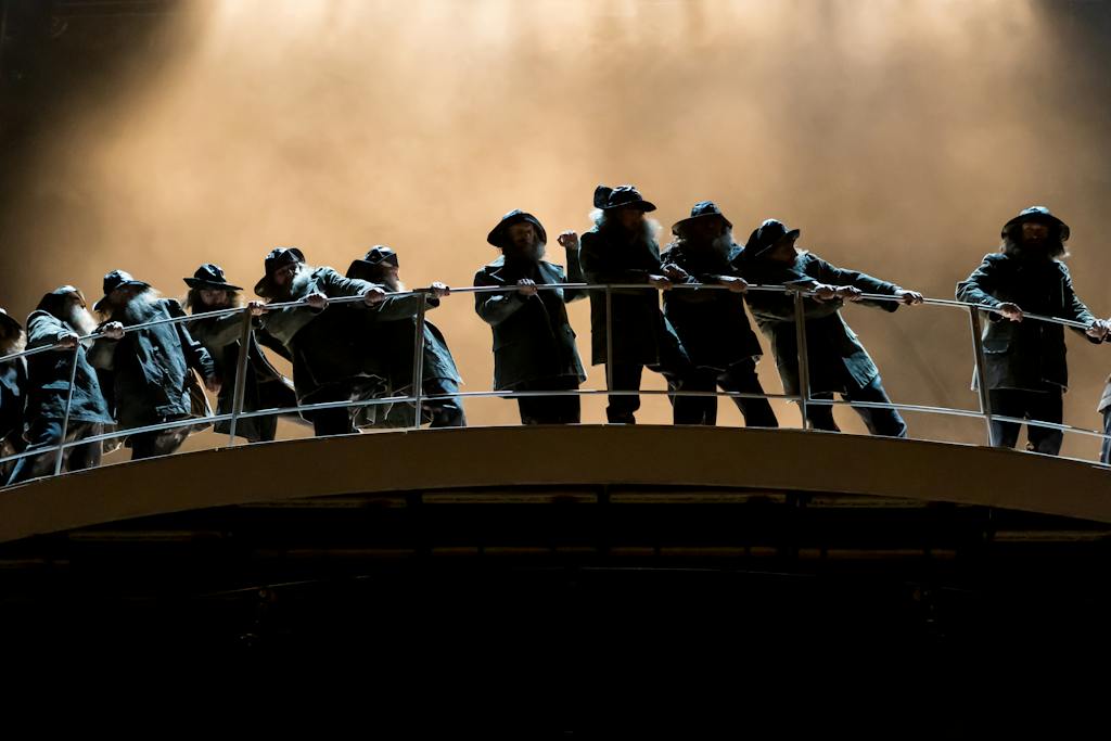 Státní opera | Bludný Holanďan: Sbor Státní Opery – foto: Zdeněk Sokol