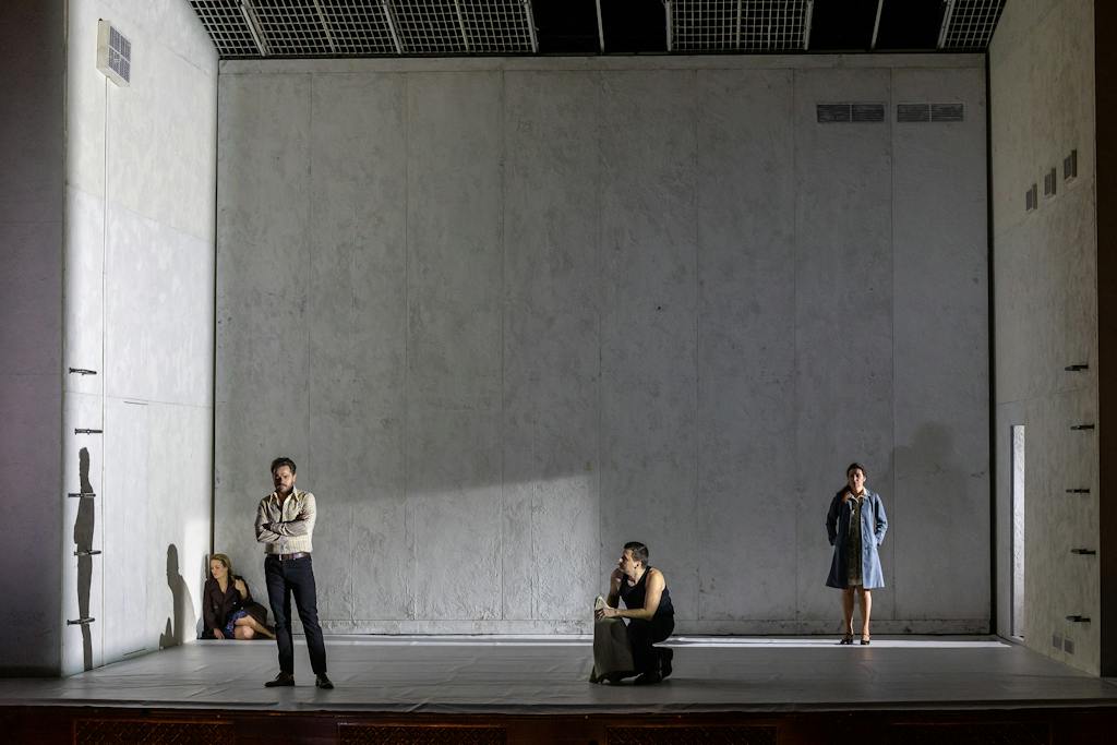 NT Opera I Katya Kabanova: Alžběta Poláčková (Káťa), Peter Berger (Boris Grigorjevič), Josef Moravec (Váňa Kudrjáš), Kateřina Jalovcová (Glaša) – photo: Zdeněk Sokol