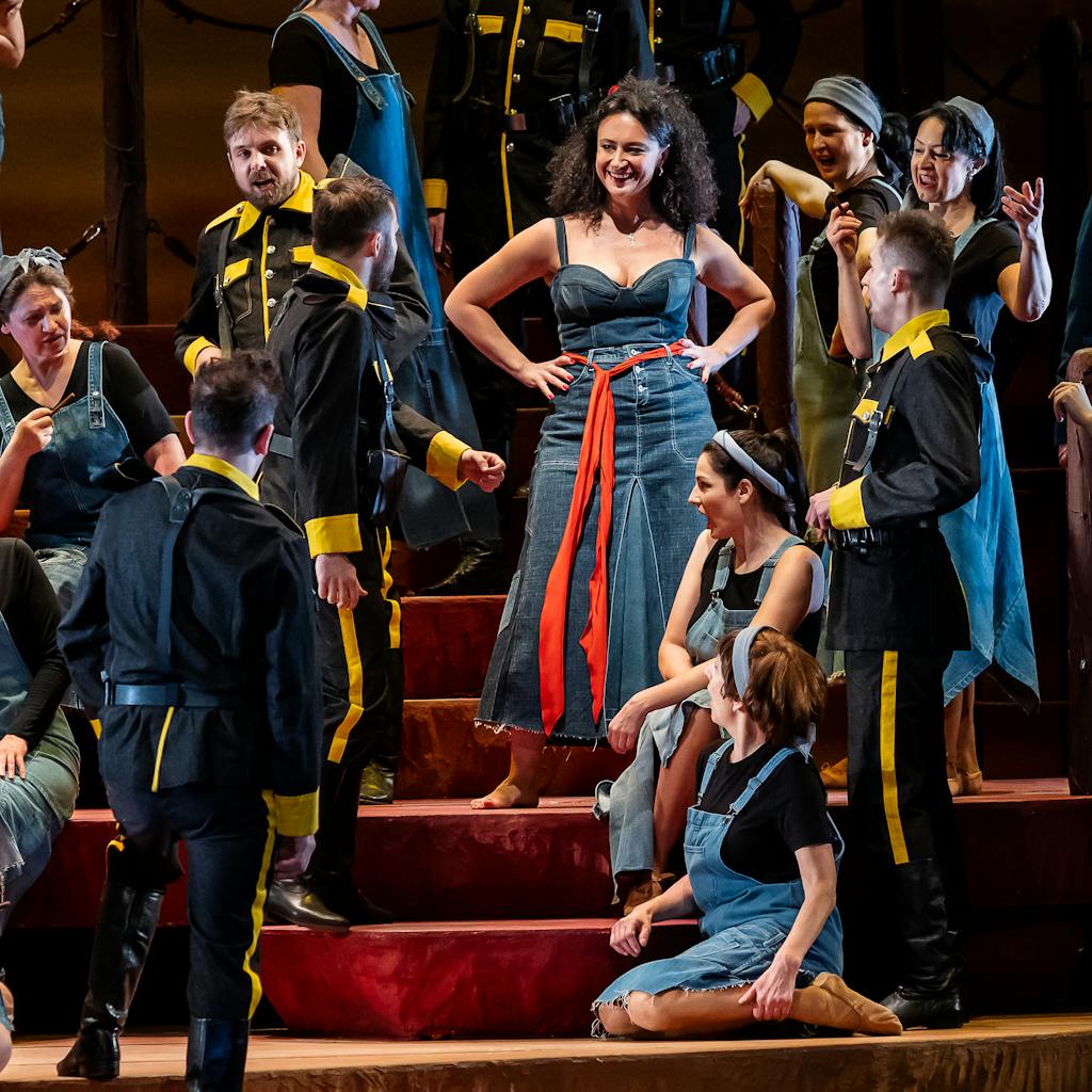 Opera ND I Carmen: Nana Dzidziguri (Carmen) – foto: Zdeněk Sokol