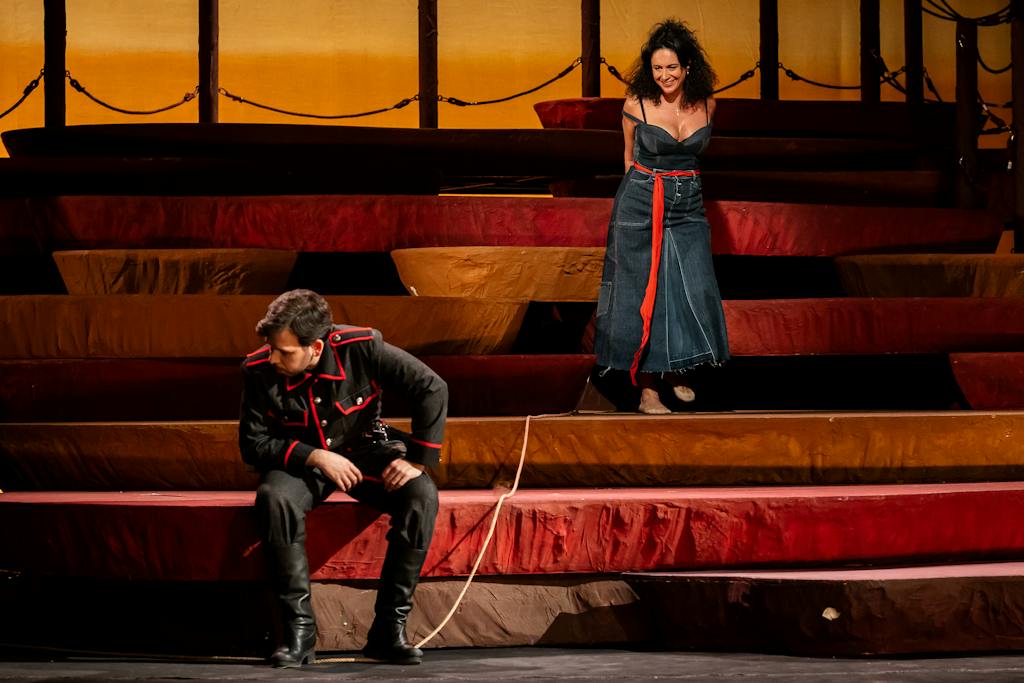 Opera ND I Carmen: Nana Dzidziguri (Carmen), Luis Gomes (Don Jose) – foto: Zdeněk Sokol