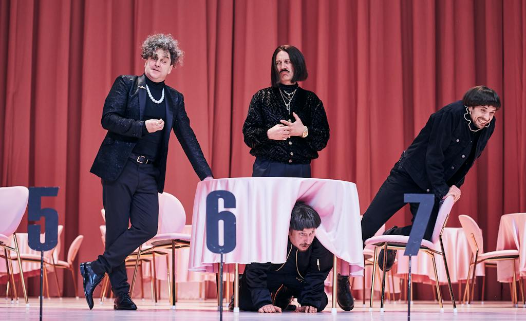 Mnoho povyku pro nic – Saša Rašilov, David Matásek, Robert Mikluš, Matyáš Řezníček (foto: Martin Špelda)