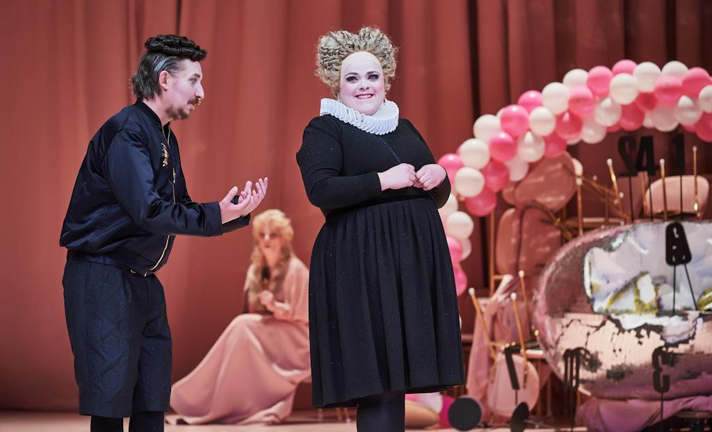 Mnoho povyku pro nic – Robert Mikluš, Lucie Polišenská (foto: Martin Špelda)