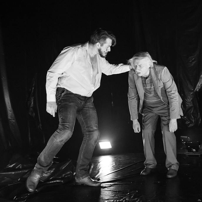 State Opera I Flammen: Denys Pivnickij (Don Juan), Josef Palán (Don Juan’s Father) – photo: Zdeněk Sokol