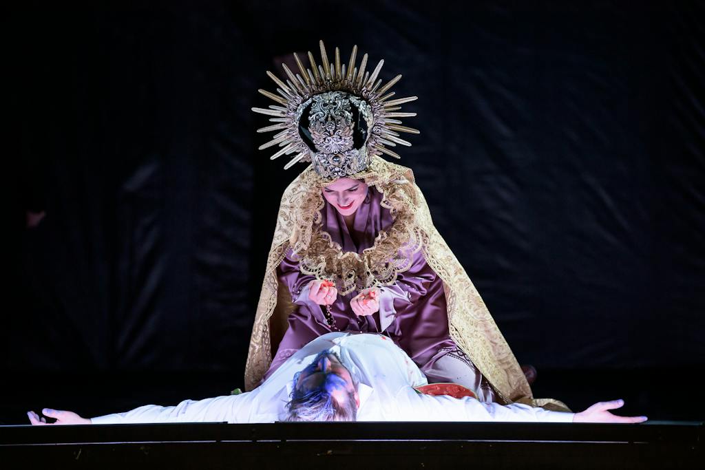 State Opera I Flammen: Victoria Khoroshunova (Donna Anna / Nun / Woman), Denys Pivnickij (Don Juan) – photo: Serghei Gherciu