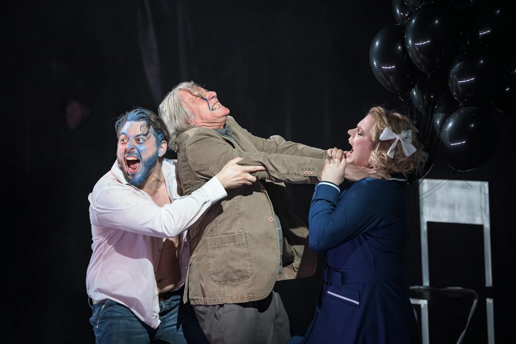 State Opera I Flammen: Denys Pivnickij (Don Juan), Josef Palán (Don Juan’s Father), Tamara Morozová (Marguerite) – photo: Serghei Gherciu