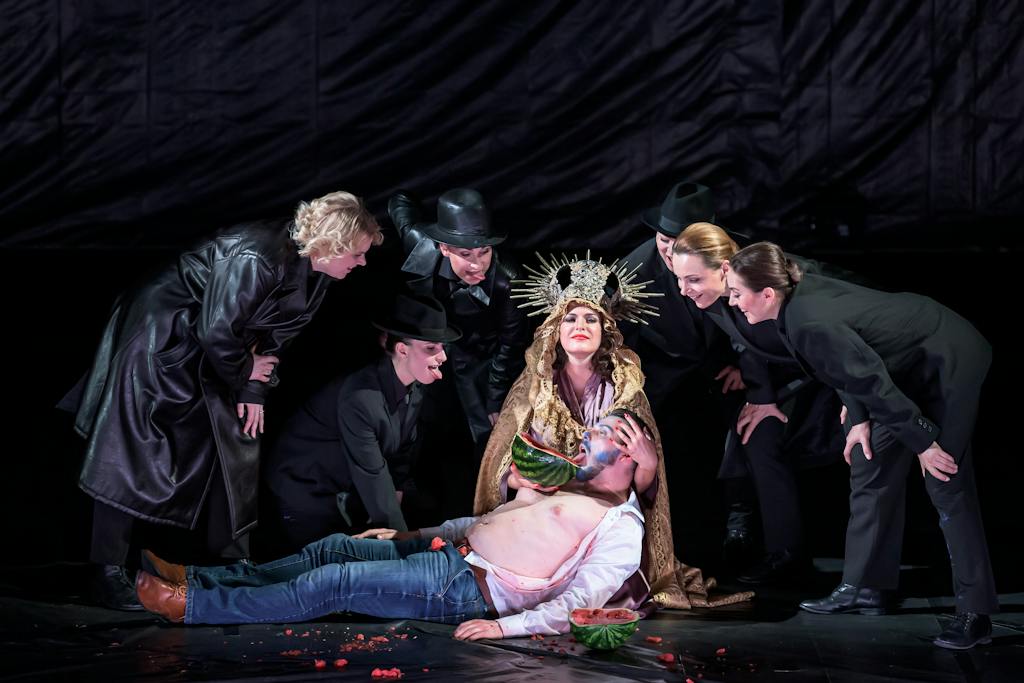 State Opera I Flammen: Tamara Morozová (Shadow), Magdalena Heboussová (Shadow), Kateřina Jalovcová (Shadow), Victoria Khoroshunova (Donna Anna / Nun / Woman), Denys Pivnickij (Don Juan), Yukiko Kinjo (Shadow), Stanislava Jirků (Shadow), Veronika Hajnová (Shadow) – photo: Serghei Gherciu