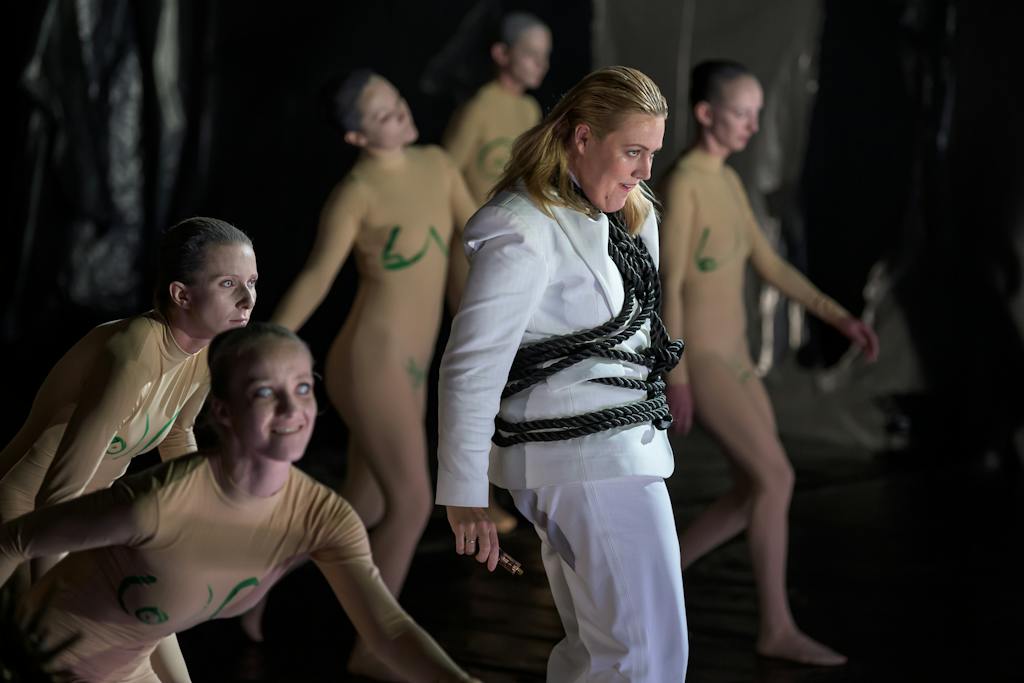 State Opera I Flammen: Tone Kummervold (La Morte), National Theatre Opera Ballet – photo: Serghei Gherciu