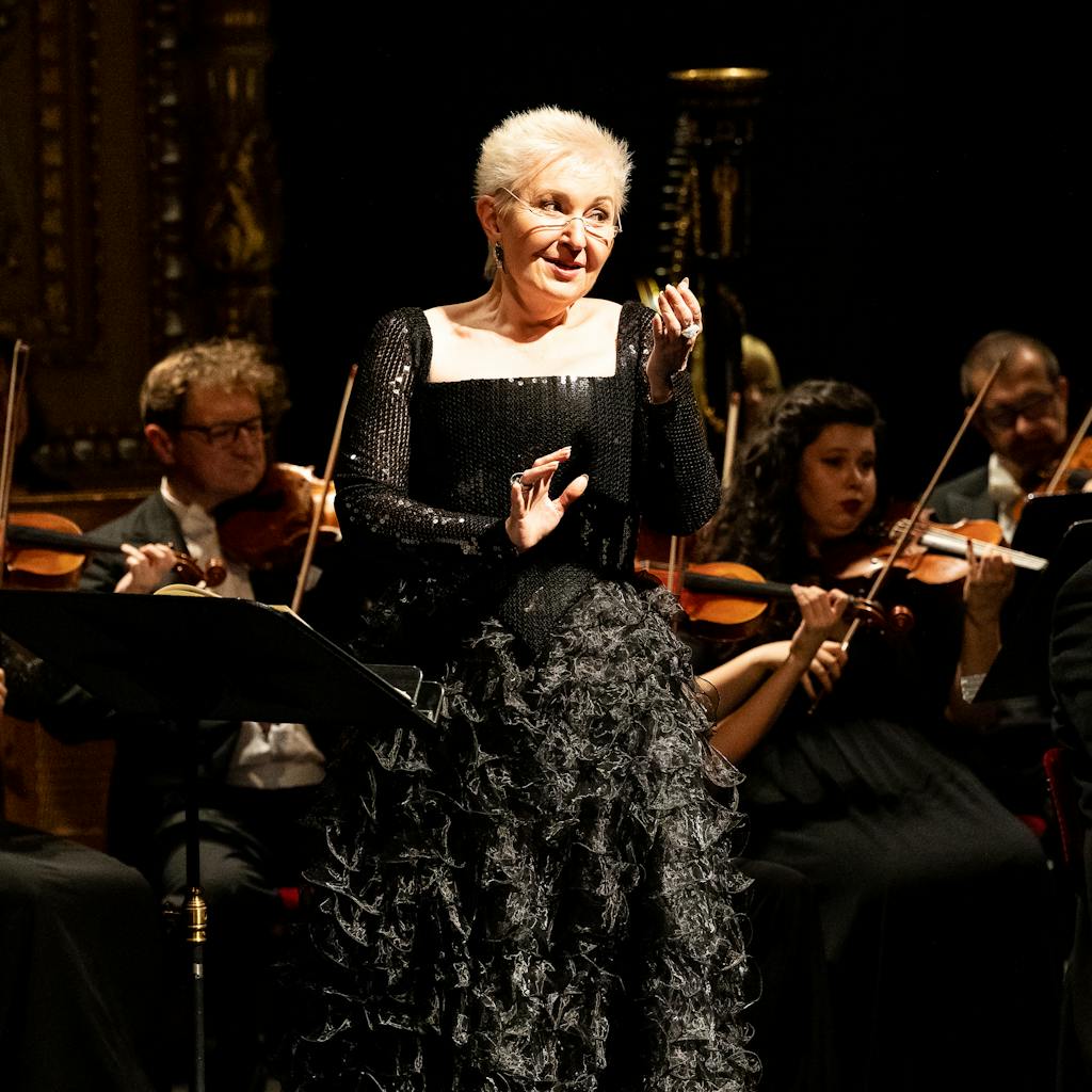 Opera ND I Leoš Janáček: Věc Makropulos: Eva Urbanová (Emilia Marty), Orchestr Národního divadla – foto: Zdeněk Sokol