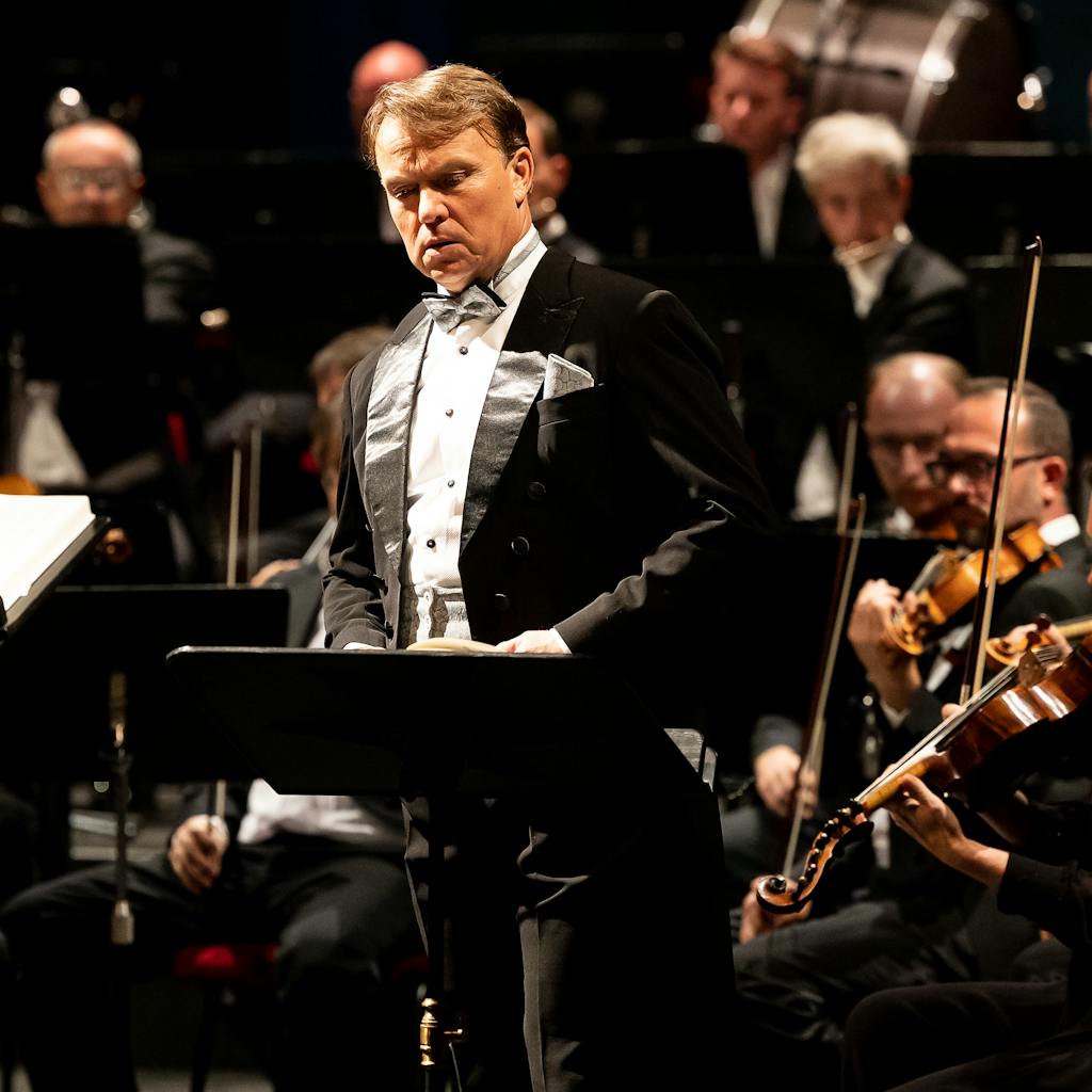 Opera ND I Leoš Janáček: Věc Makropulos: Aleš Briscein (Albert Gregor), Orchestr Národního divadla – foto: Zdeněk Sokol
