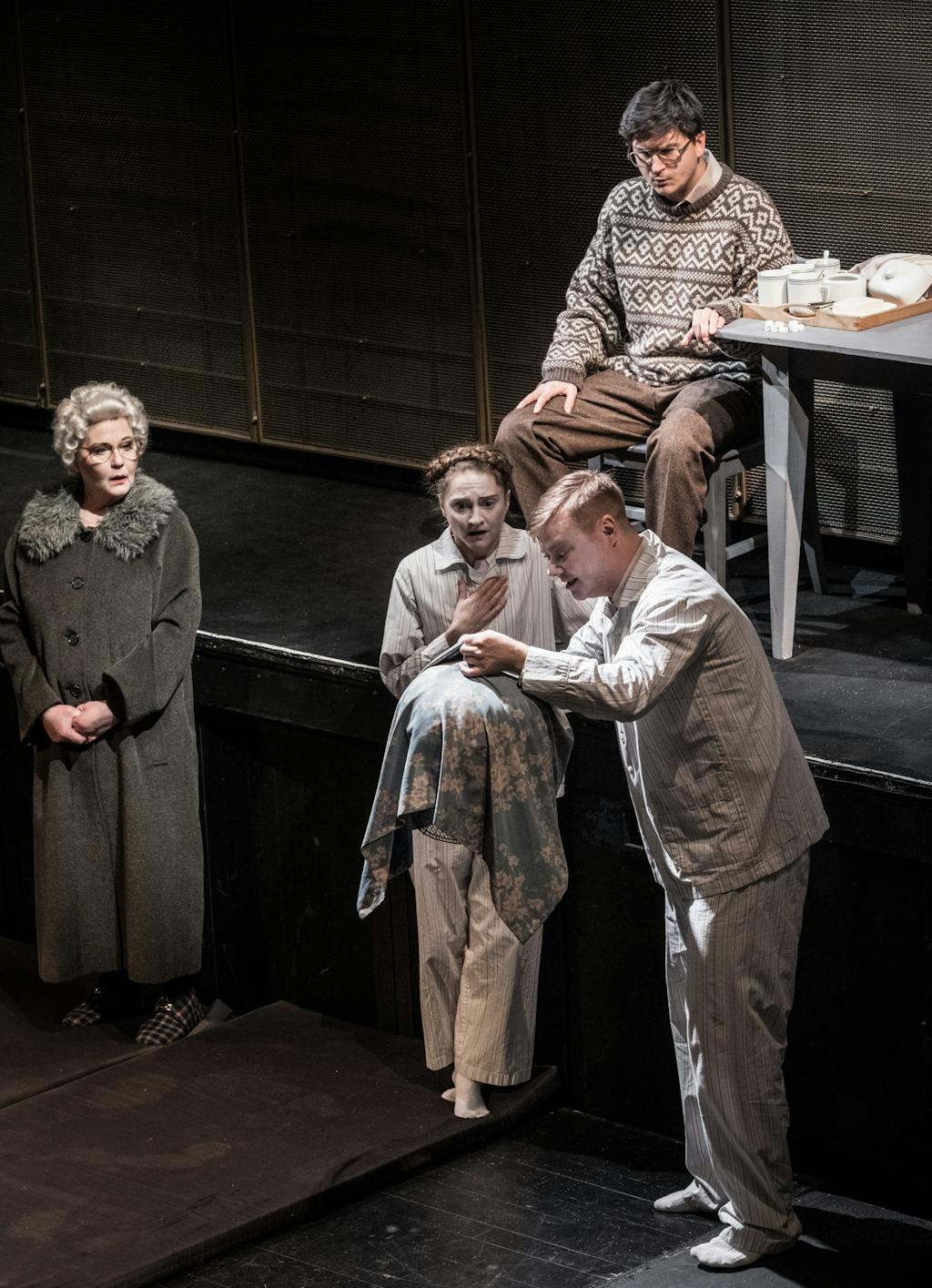 Modrý pták – Lucie Juřičková, Pavlína Štorková, Šimon Krupa, Filip Kaňkovský (foto: Pavel Nesvadba)