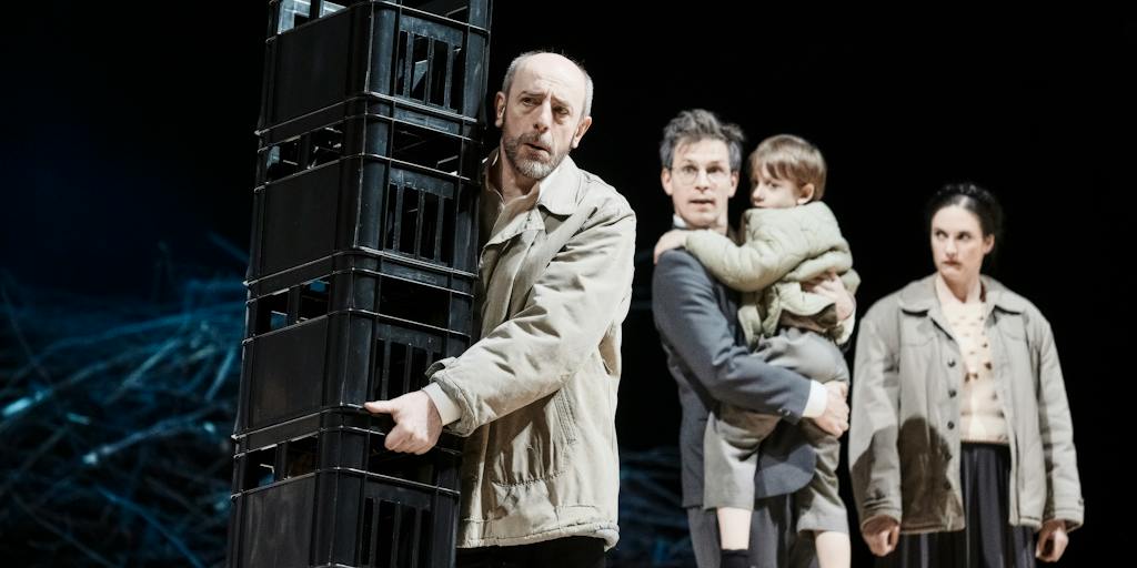 Činohra | Naši furianti: Csongor Kassai (Marek Ehrmann), Igor Orozovič (František Fiala), Magdaléna Borová (Terezka) – foto: Martin Špelda