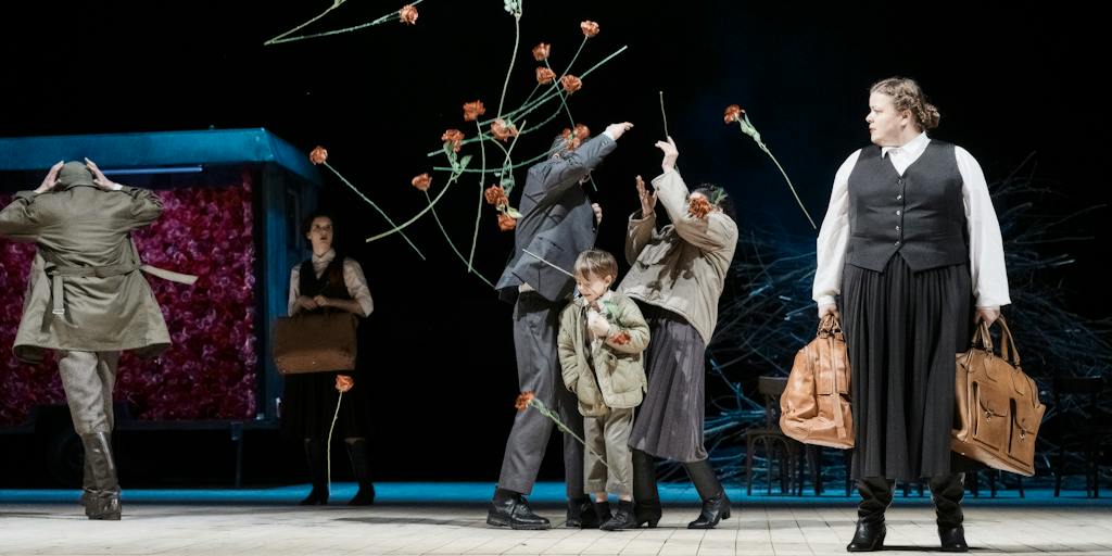 Drama | Our Uppish and Defiant Fellows: Lucie Polišenská (Marie) – photo: Martin Špelda