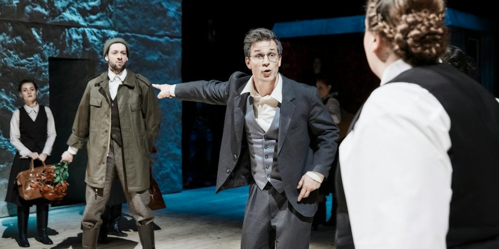 Činohra | Naši furianti: Radúz Mácha (Valentin Bláha), Igor Orozovič (František Fiala)– foto: Martin Špelda