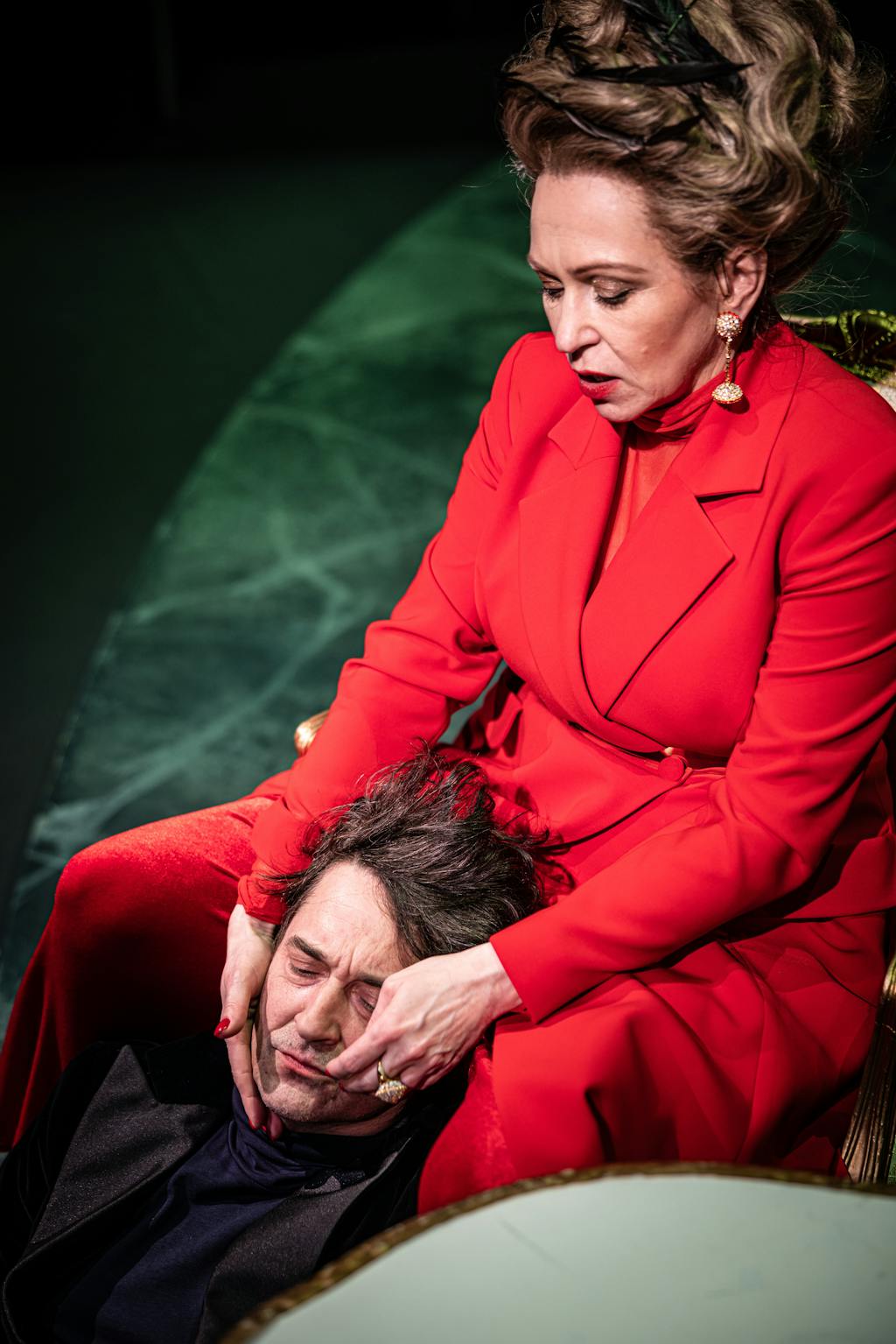 Činohra | Nebezpečné známosti – oblékaná zkouška: Saša Rašilov (Vikomt de Valmont), Zuzana Stivínová (Markýza de Merteuil) – foto: Pavel Hejný