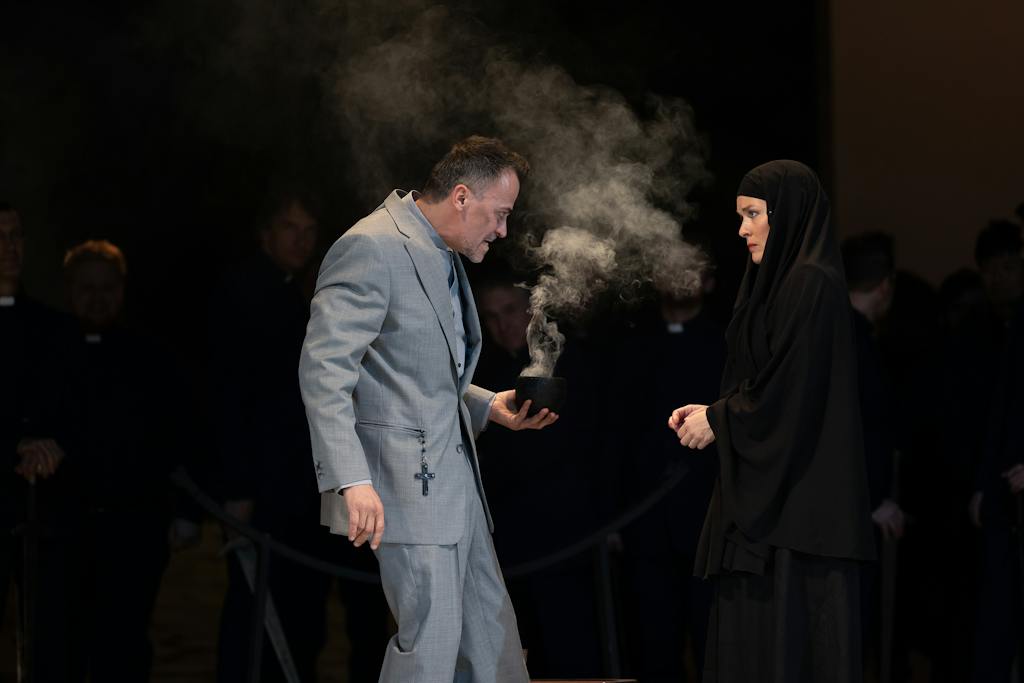 Opera ND I Armida (zkouška): Štefan Kocán (Petr), Alžběta Poláčková (Armida) – foto: Zdeněk Sokol