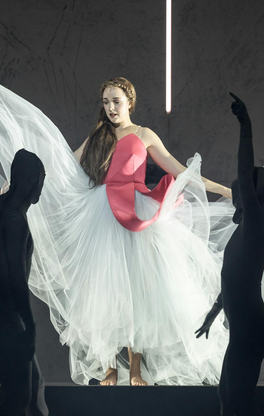 Činohra | Kráska a zvíře: Denisa Barešová (Kráska) – foto: Petr Neubert