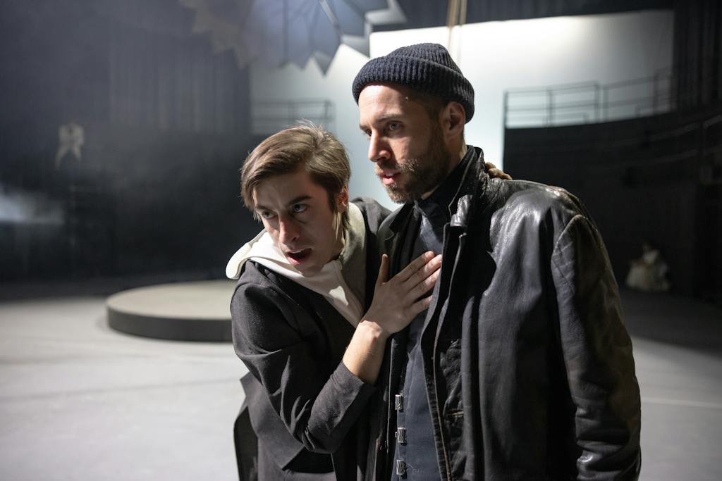 Drama | Hamlet: Pavel Neškudla (Hamlet), Petr Vančura (Horatio) – photo: Pavel Hejný