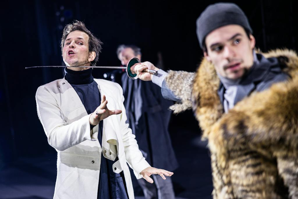 Drama | Hamlet: Igor Orozovič (Claudius), Filip Březina (Laertes) – photo: Pavel Hejný