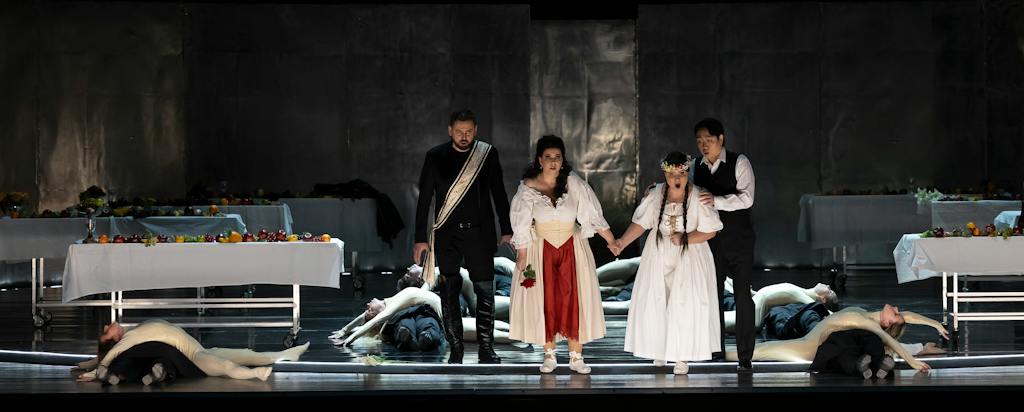 State Opera I Mefistofele: Jerzy Butryn (Mefistofele), Jana Sýkorová (Martha), Petra Alvarez Šimková (Marguerite), Kyungho Kim (Faust), National Theatre Opera Ballet – photo: Zdeněk Sokol
