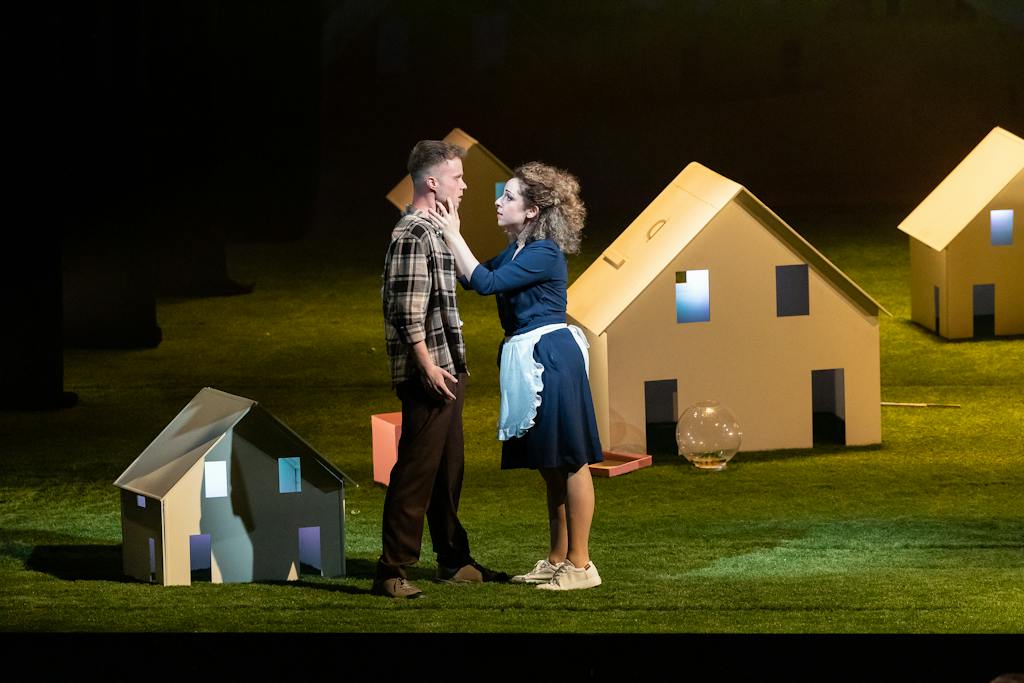 NT Opera I Le nozze di Figaro: Michal Marhold (Figaro), Ralitsa Ralinova (Susanna) – photo: Zdeněk Sokol
