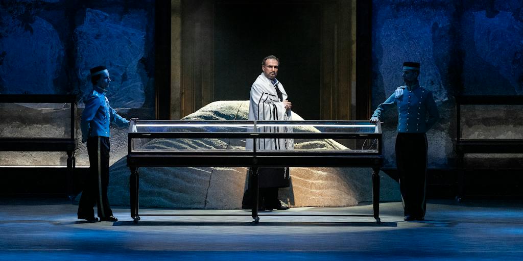 Státní opera I Nabucco: Ivo Stánčev (Zachariáš), Balet Opery Národního divadla – foto: Zdeněk Sokol