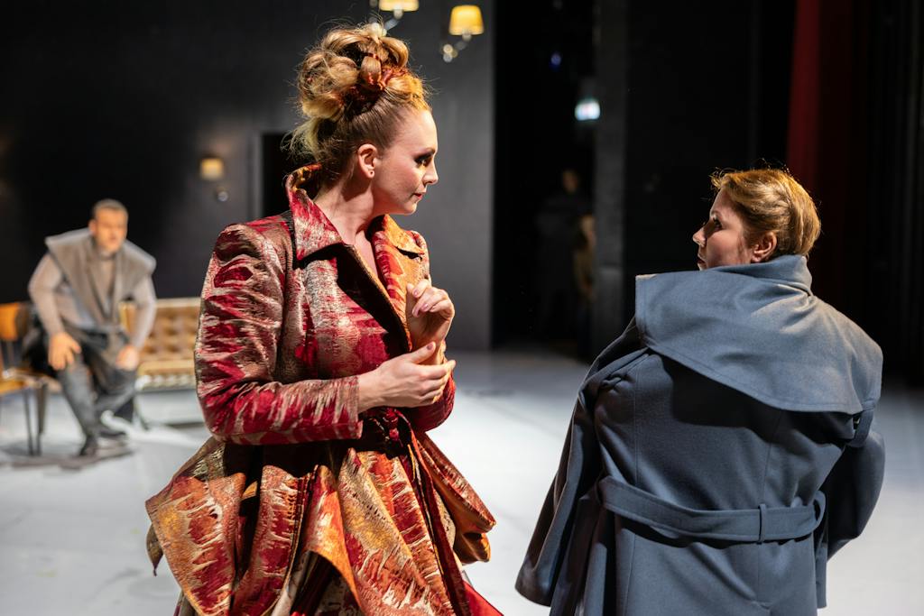 Opera ND I Rusalka: Ester Pavlů (Cizí kněžna), Kateřina Kněžíková (Rusalka) – foto: Pavel Hejný