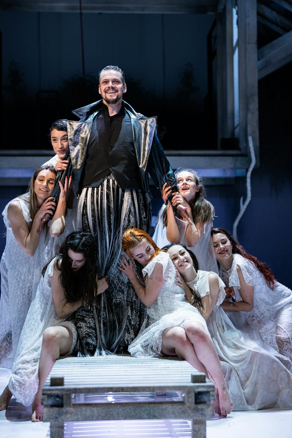 Opera ND I Rusalka: Peter Kellner (Vodník), Balet Opery Národního divadla – foto: Pavel Hejný