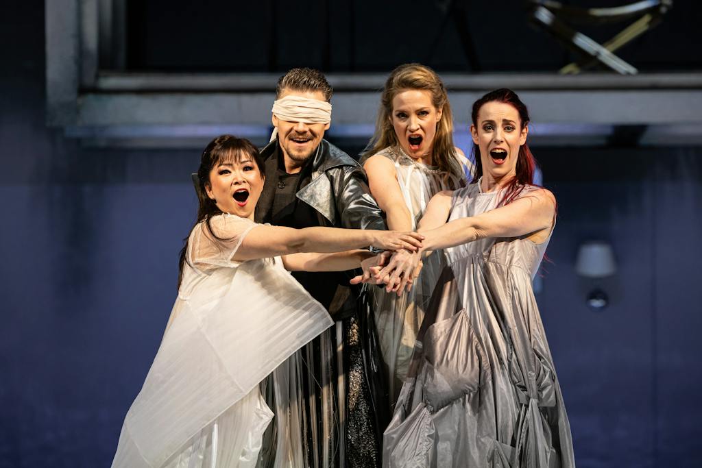 Opera ND I Rusalka: Yukiko Kinjo (První žínka), Peter Kellner (Vodník), Alena Grach (Druhá žínka), Alžběta Vomáčková (Třetí žínka) – foto: Pavel Hejný