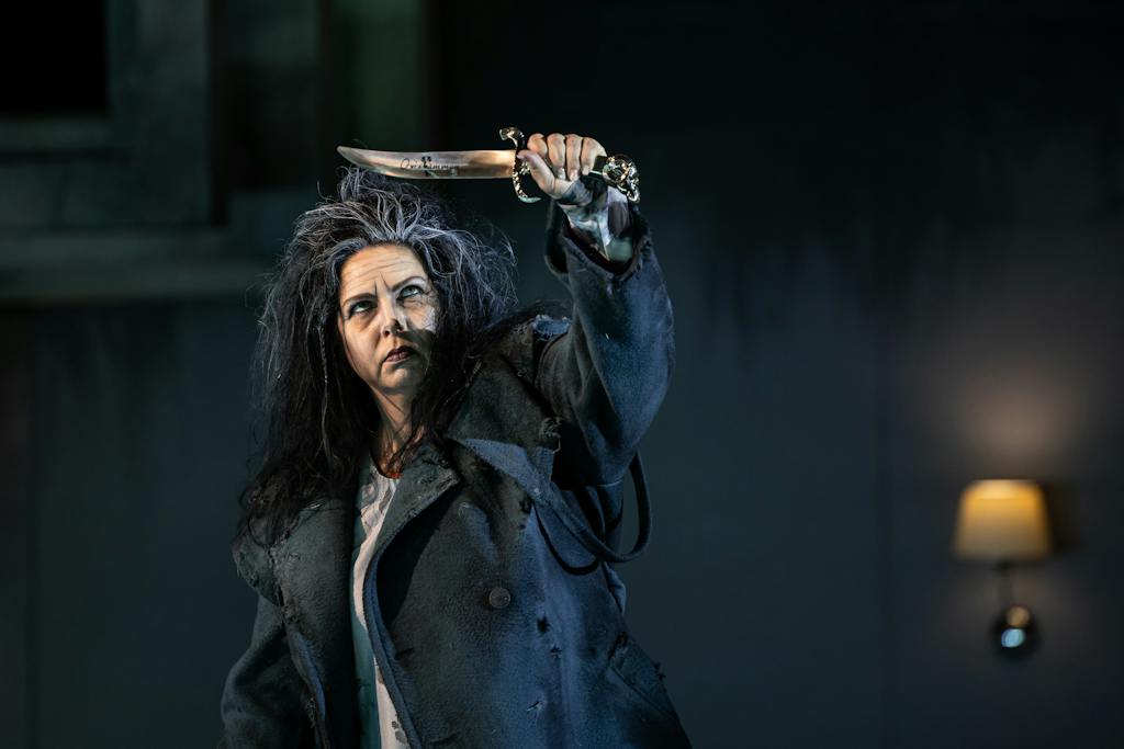 Opera ND I Rusalka: Jana Sýkorová (Ježibaba) – foto: Pavel Hejný
