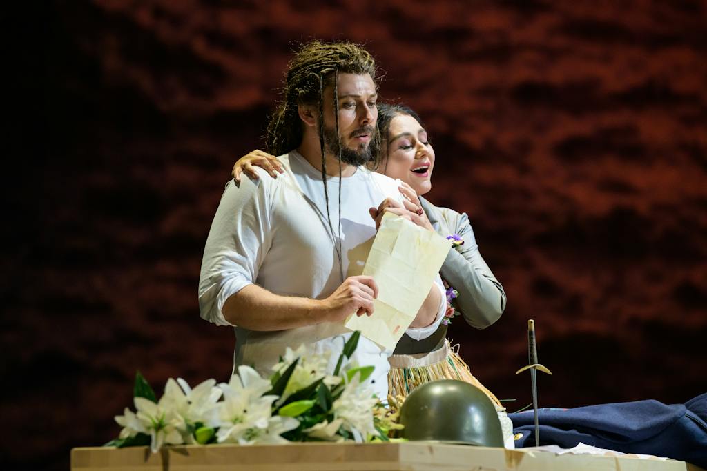 Státní opera I Otello:  Denys Pivnickij (Otello), Olga Busuioc (Desdemona) – foto: Serghei Gherciu