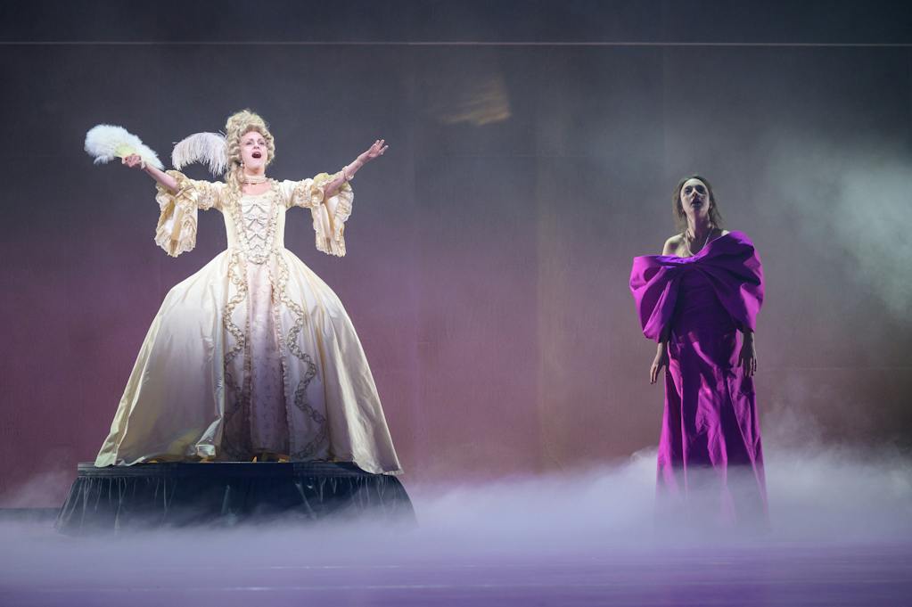 Drama | Madam Bovary: Tereza Jarčevská (Opera Nourrit), Denisa Barešová (Emma Bovary) – photo: Petr Neubert