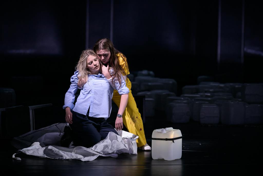 Opera I Idomeneo: ¬ Rebecka Wallroth (Idamante), Ekaterina Krovateva (Ilia) – photo: Serghei Gherciu