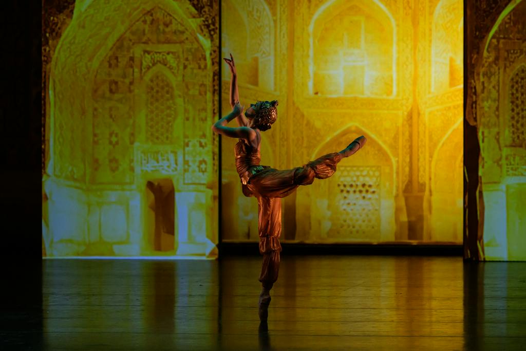 Balet I Šeherezáda (Alina Nanu) – foto Serghei Gherciu