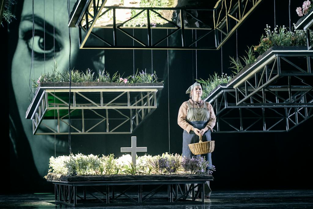 Opera | Dialogues des Carmélites: Tamara Morozová (Madam Lidoine) – photo: Petr Neubert